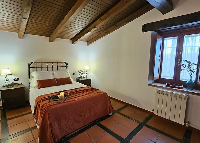 Hotel La Clerecia De 3*