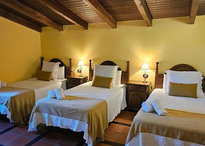 Hotel La Clerecia De 3*